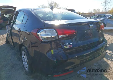 2017 Kia Forte Lx z USA, uszkodzony, nr VIN 3KPFL4A79HE122671